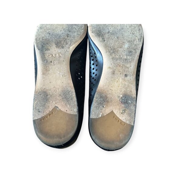 Prada Pointed Toe Flats, Black Perforated Leather, Size 39 EU, dust bag/box - Picture 14 of 15